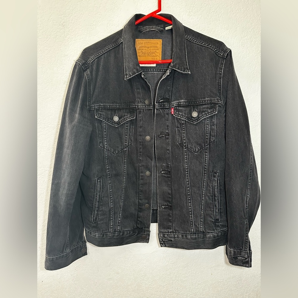Levi’s Black denim Trucker jacket size Medium